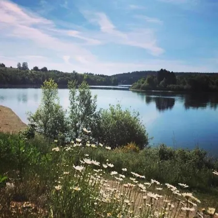 In Halenfeld-amel With Terrace 아파트 암브레브